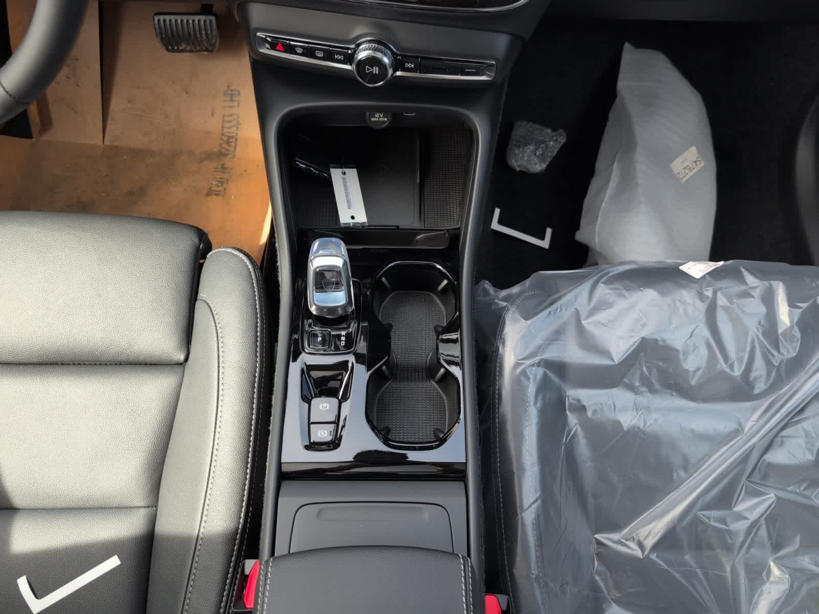 new 2026 Volvo XC40 car, priced at $50,260