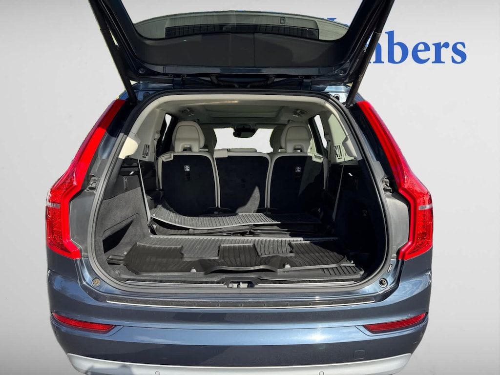 Used 2022 Volvo XC90 T6 AWD Momentum 7 Seater SUV