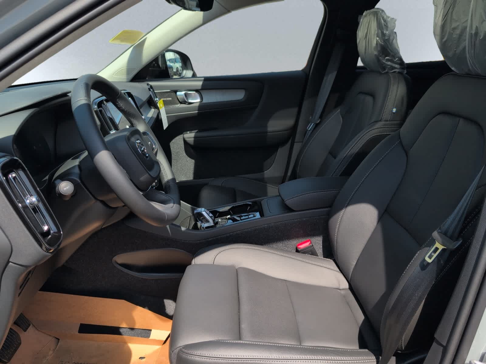 new 2026 Volvo XC40 car, priced at $51,960