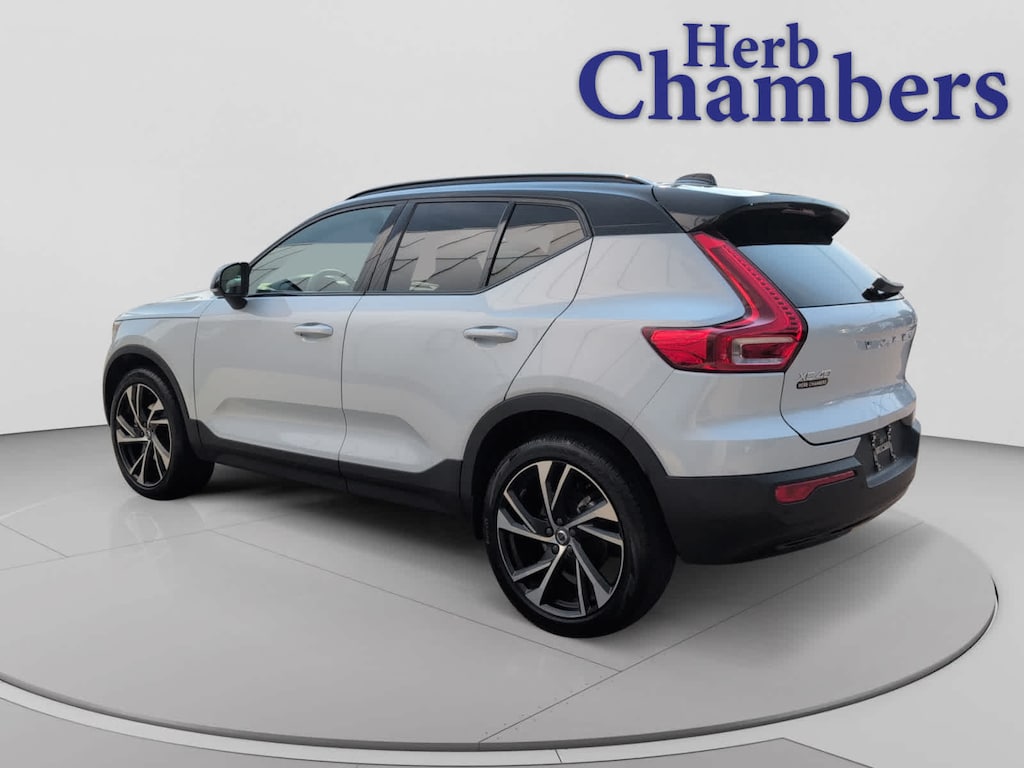Used 2021 Volvo XC40 T5 R-Design SUV