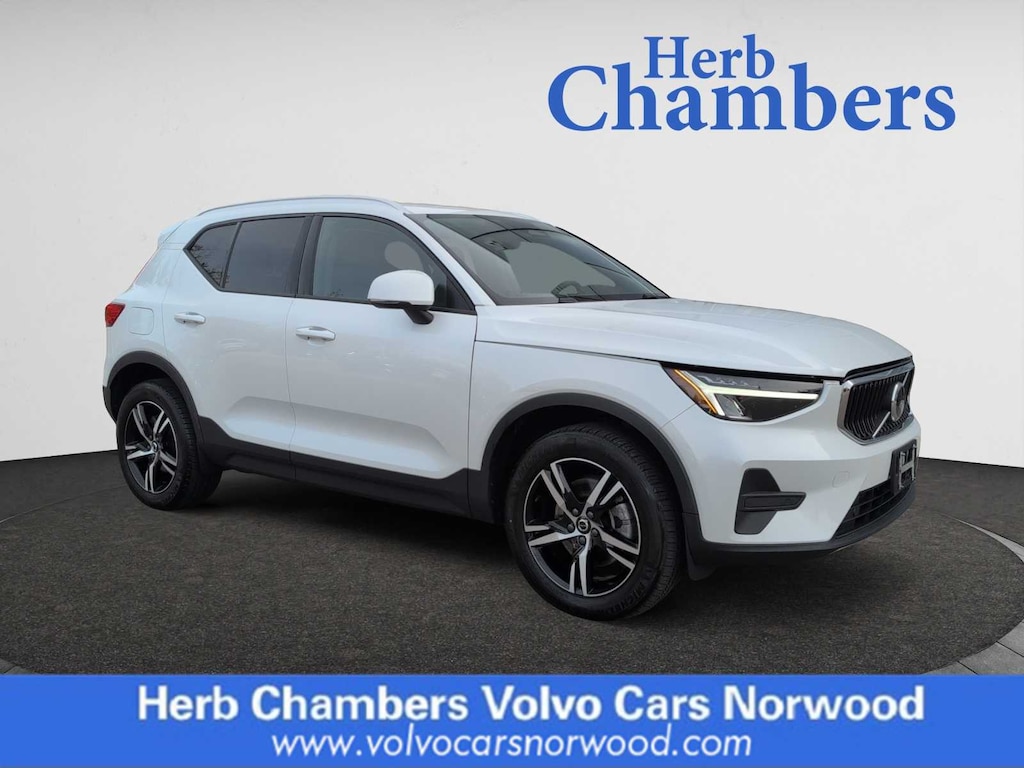 Used 2023 Volvo XC40 B4 FWD Core SUV