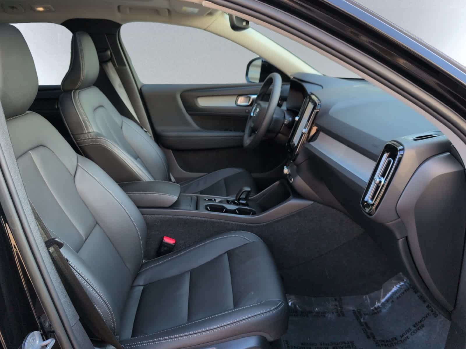 used 2024 Volvo XC40 car, priced at $31,998