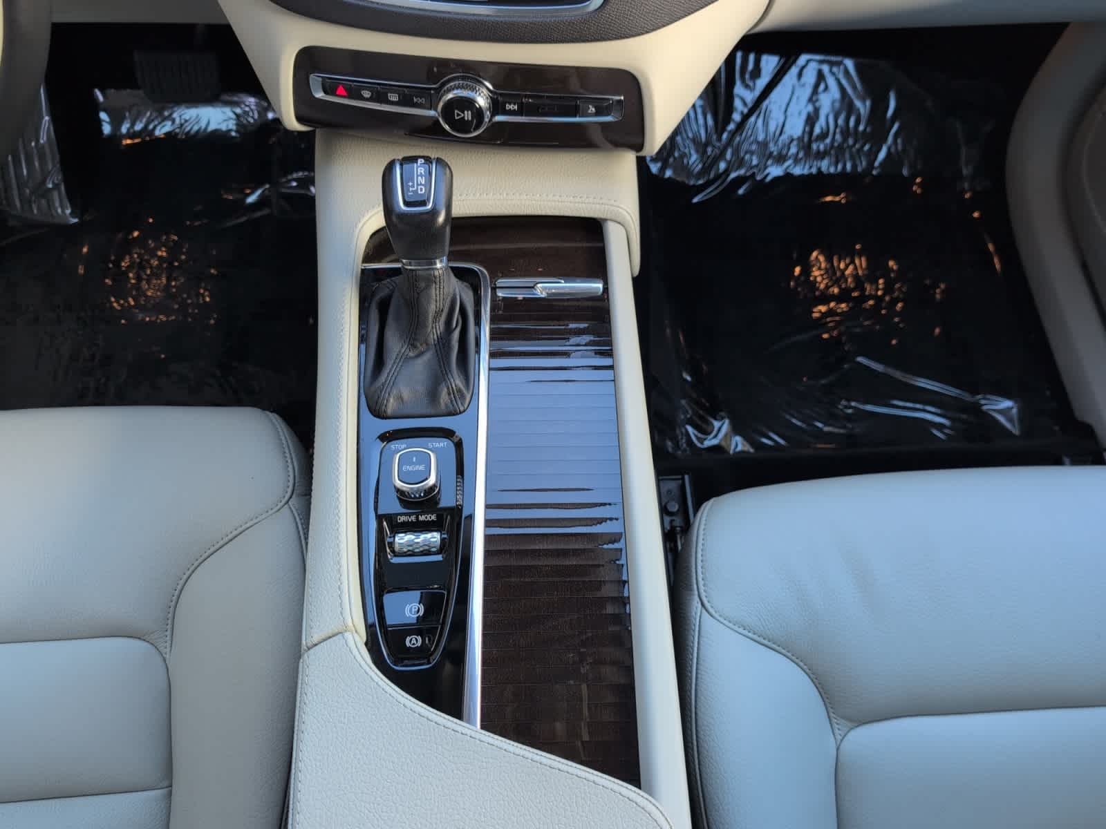 used 2017 Volvo XC90 car, priced at $16,498