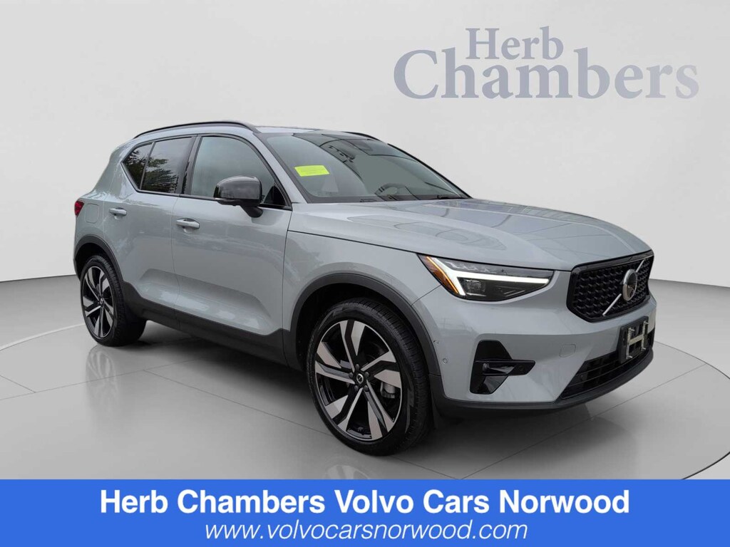 Used 2024 Volvo XC40 B5 Ultimate Dark SUV