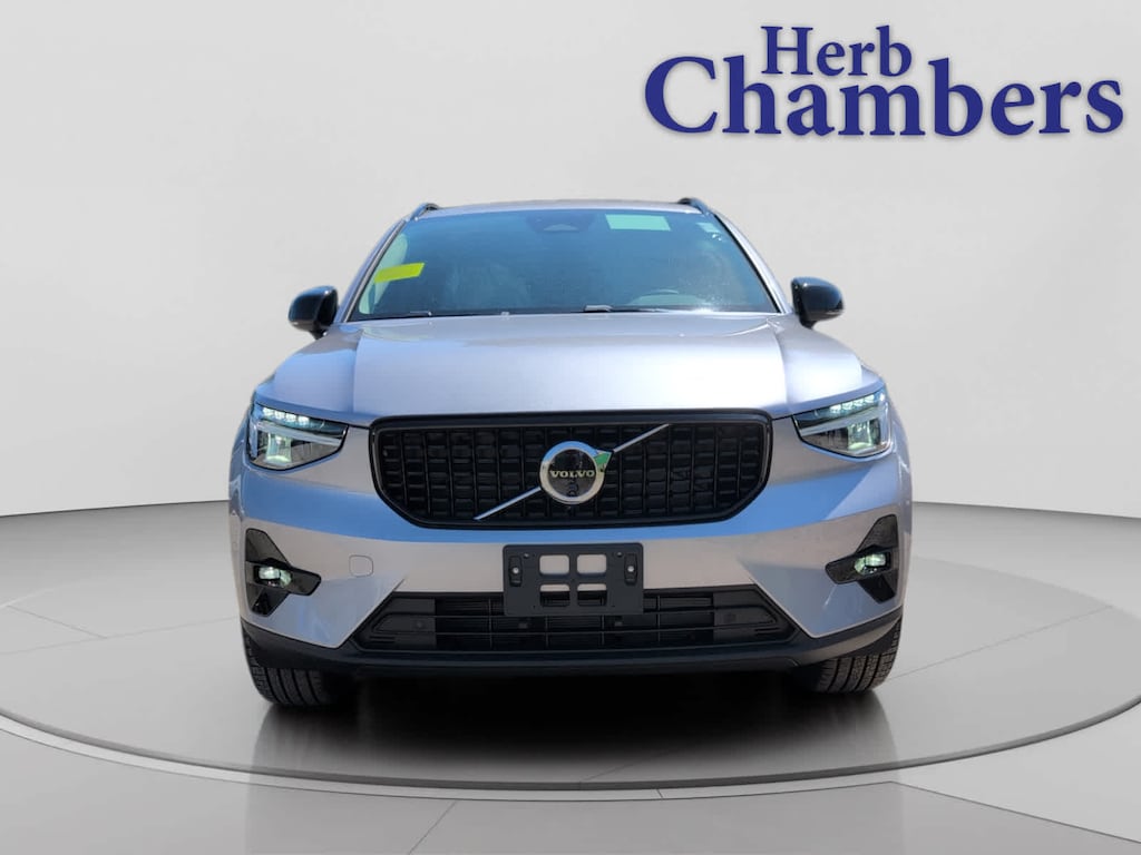 New 2026 Volvo XC40 B5 Plus SUV