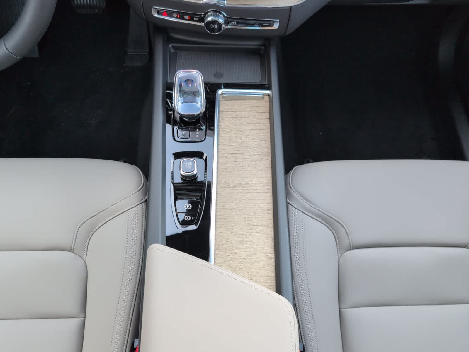 new 2026 Volvo XC60 car, priced at $52,285