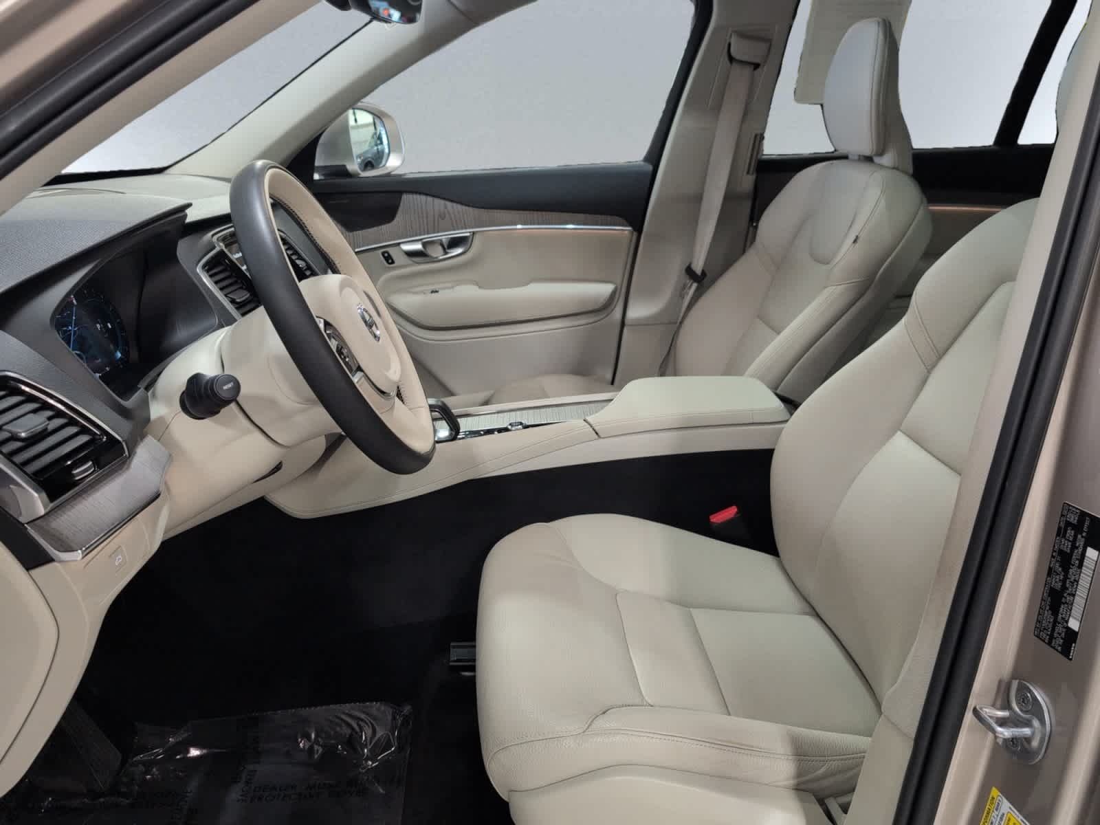 used 2023 Volvo XC90 car, priced at $34,998