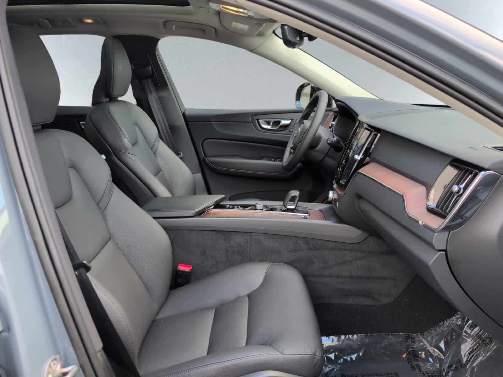 used 2023 Volvo XC60 car, priced at $34,998