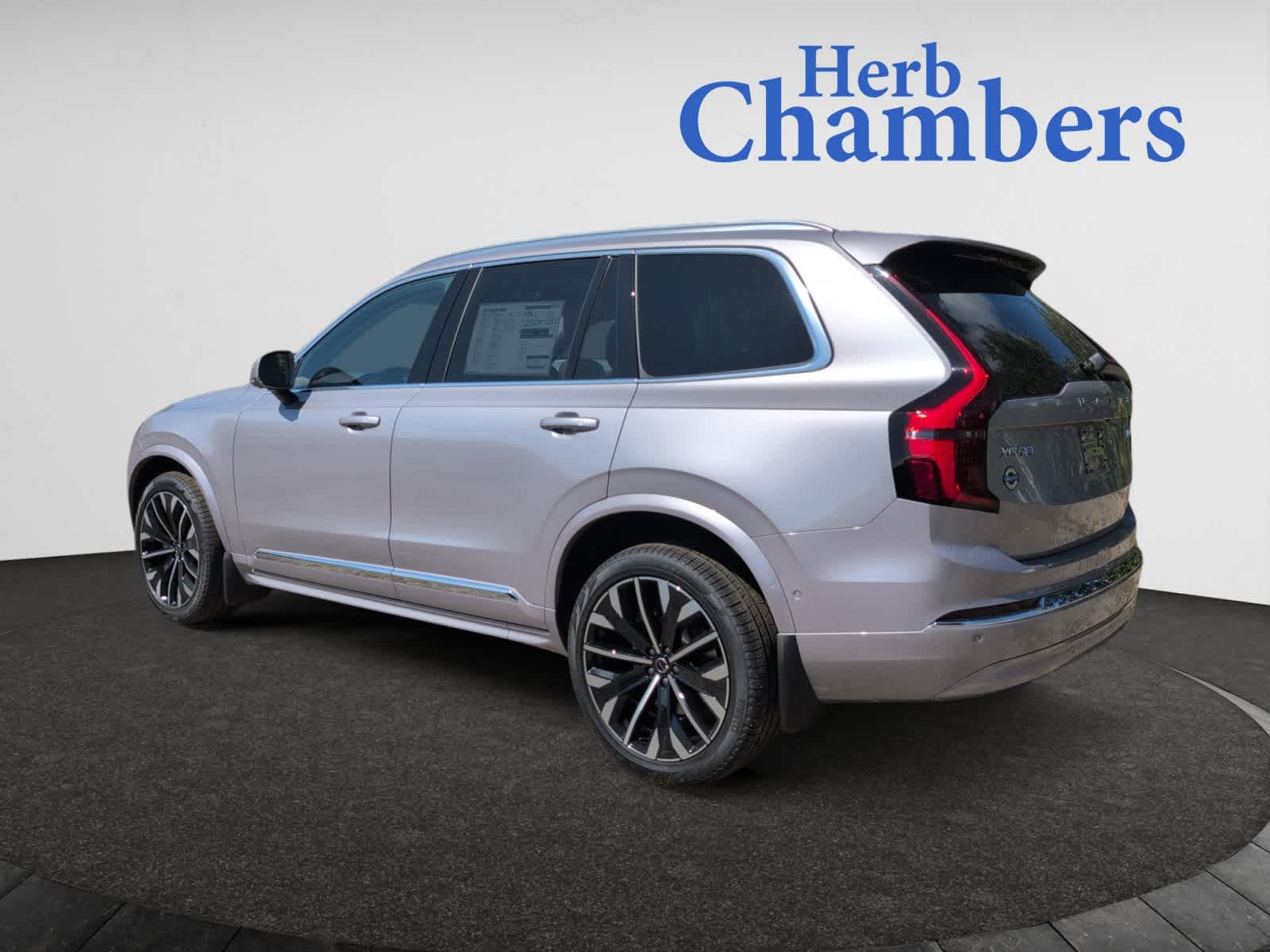 2026 Volvo XC90 B5 Plus photo 3