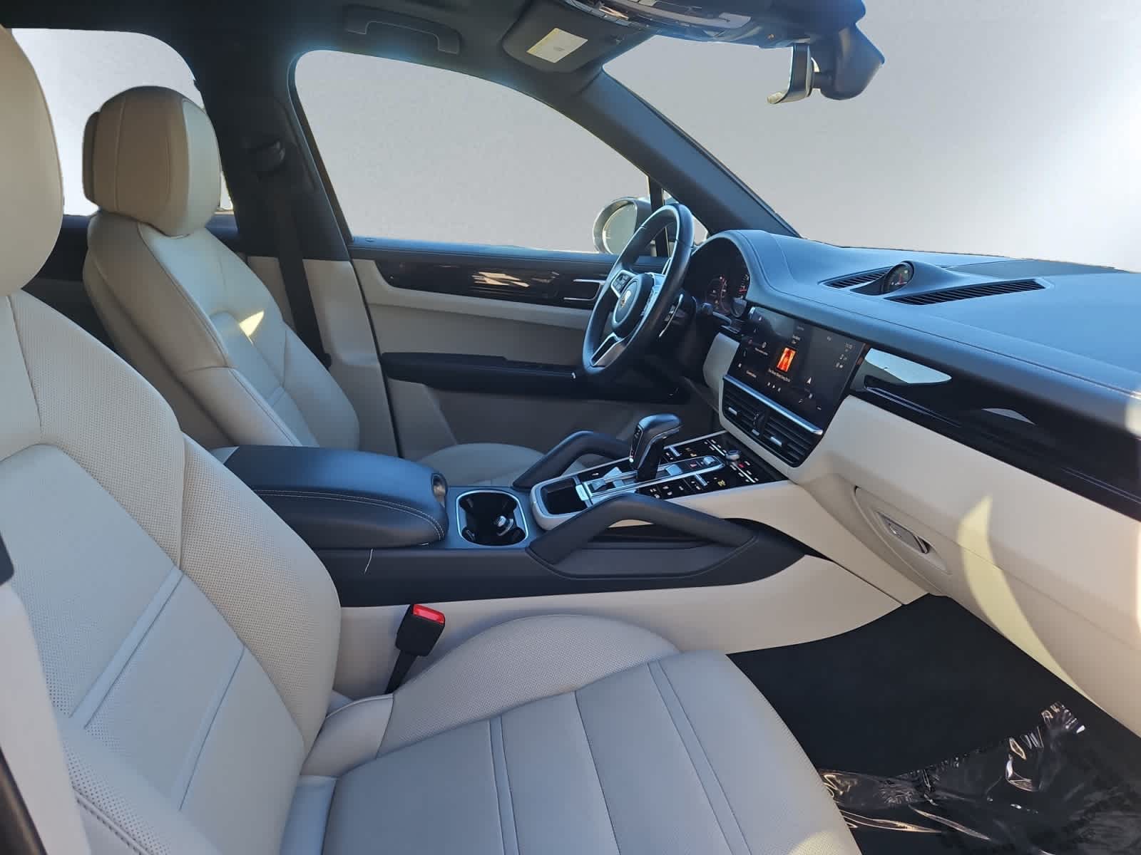 used 2022 Porsche Cayenne car, priced at $42,998