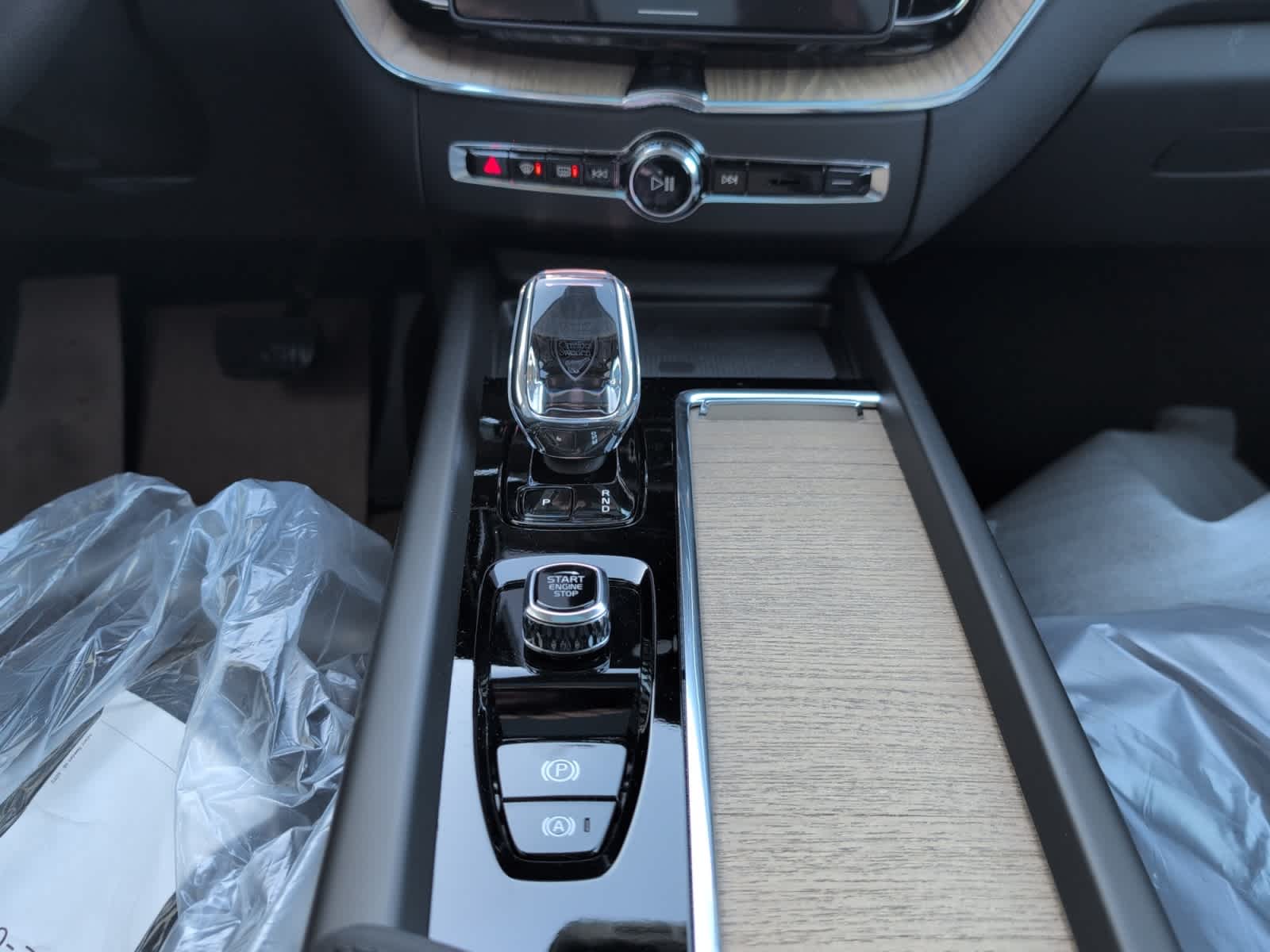 new 2026 Volvo XC60 car, priced at $57,985