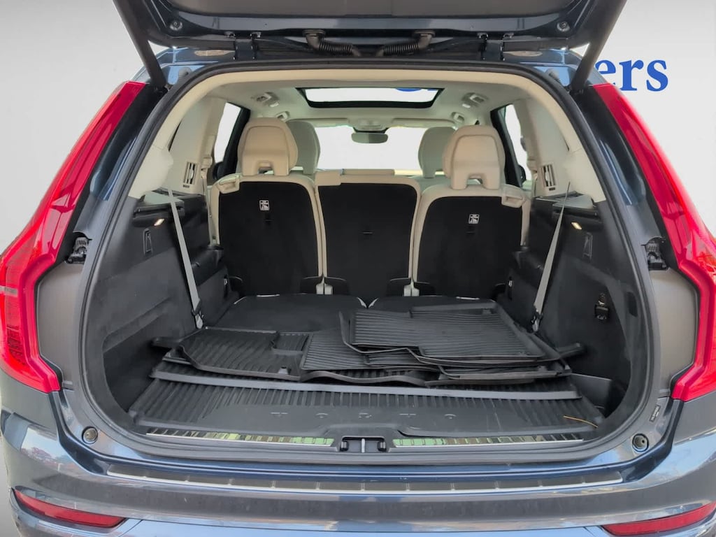 Used 2023 Volvo XC90 B5 AWD Core SUV