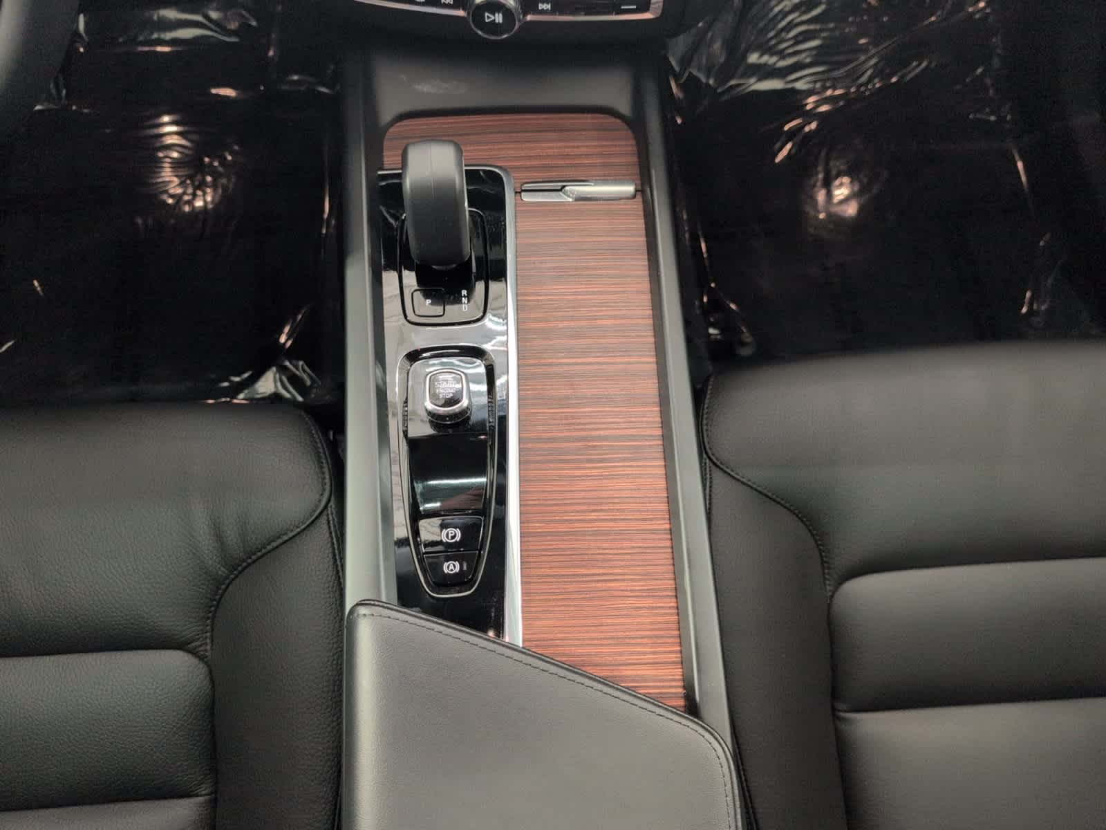 used 2023 Volvo XC60 car, priced at $35,498