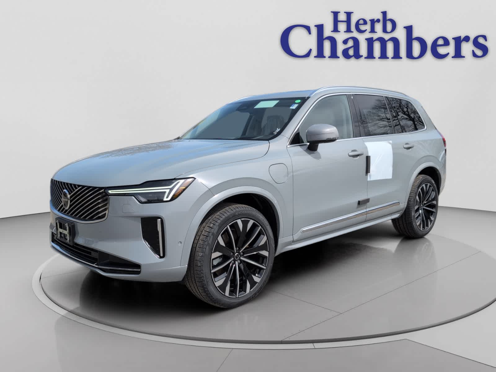 new 2026 Volvo XC90 plug-in hybrid car, priced at $85,625