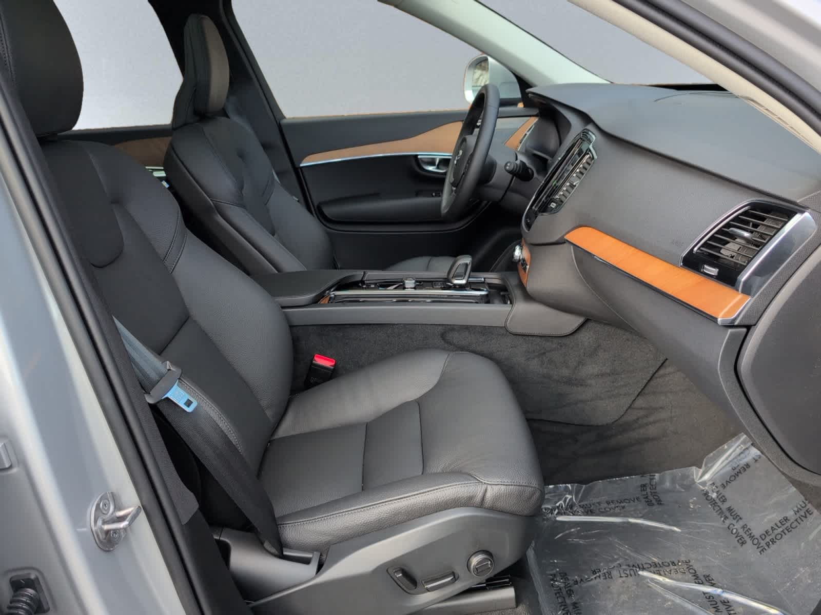 used 2025 Volvo XC90 plug-in hybrid car, priced at $78,455