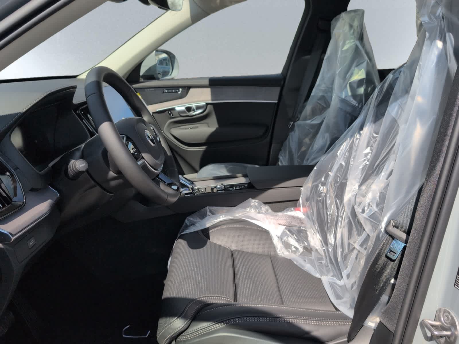 new 2026 Volvo XC90 car, priced at $75,270