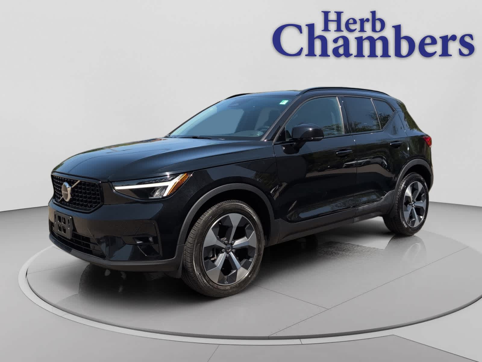 used 2023 Volvo XC40 car, priced at $30,998