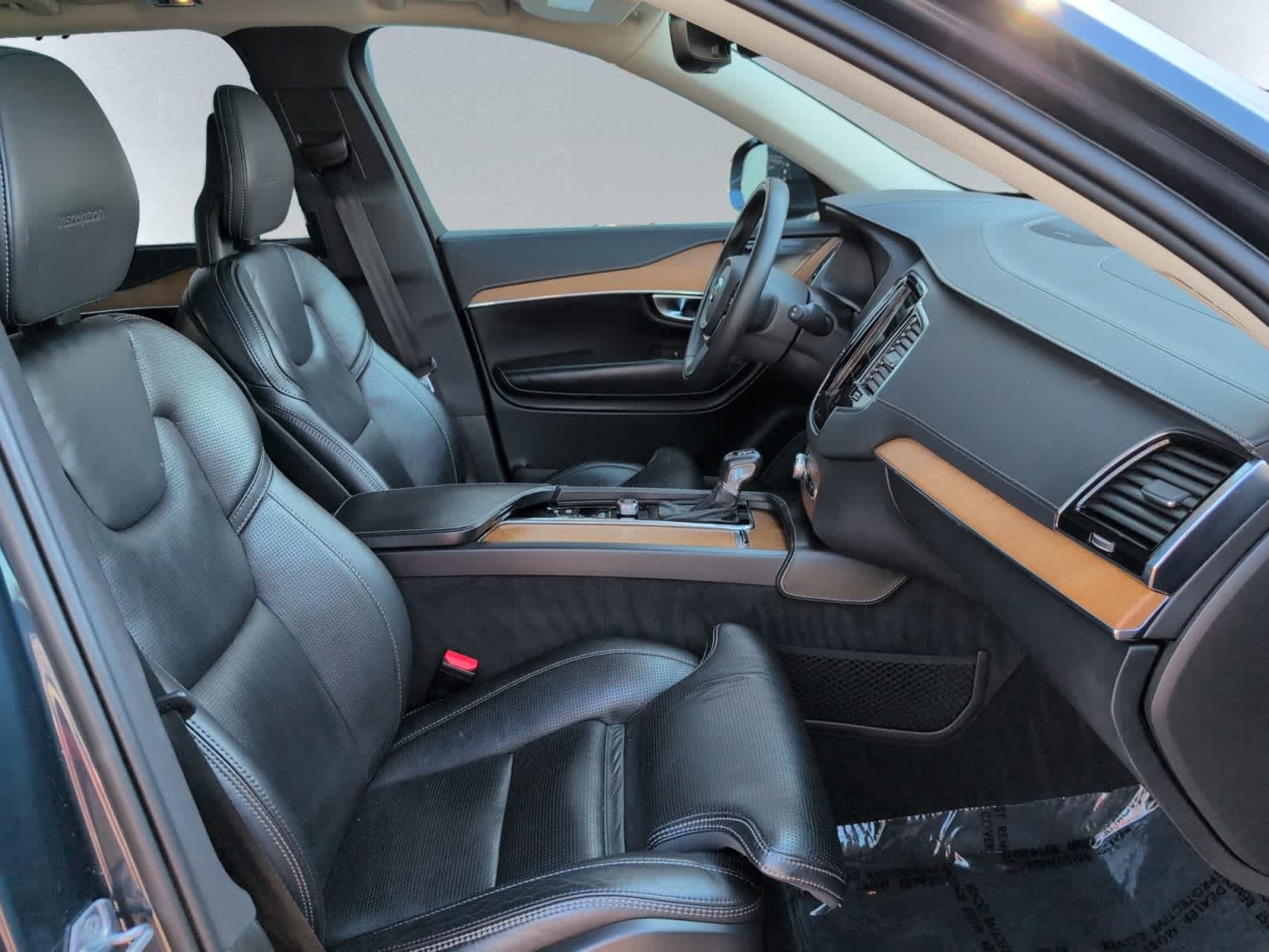 used 2020 Volvo XC90 car, priced at $33,998