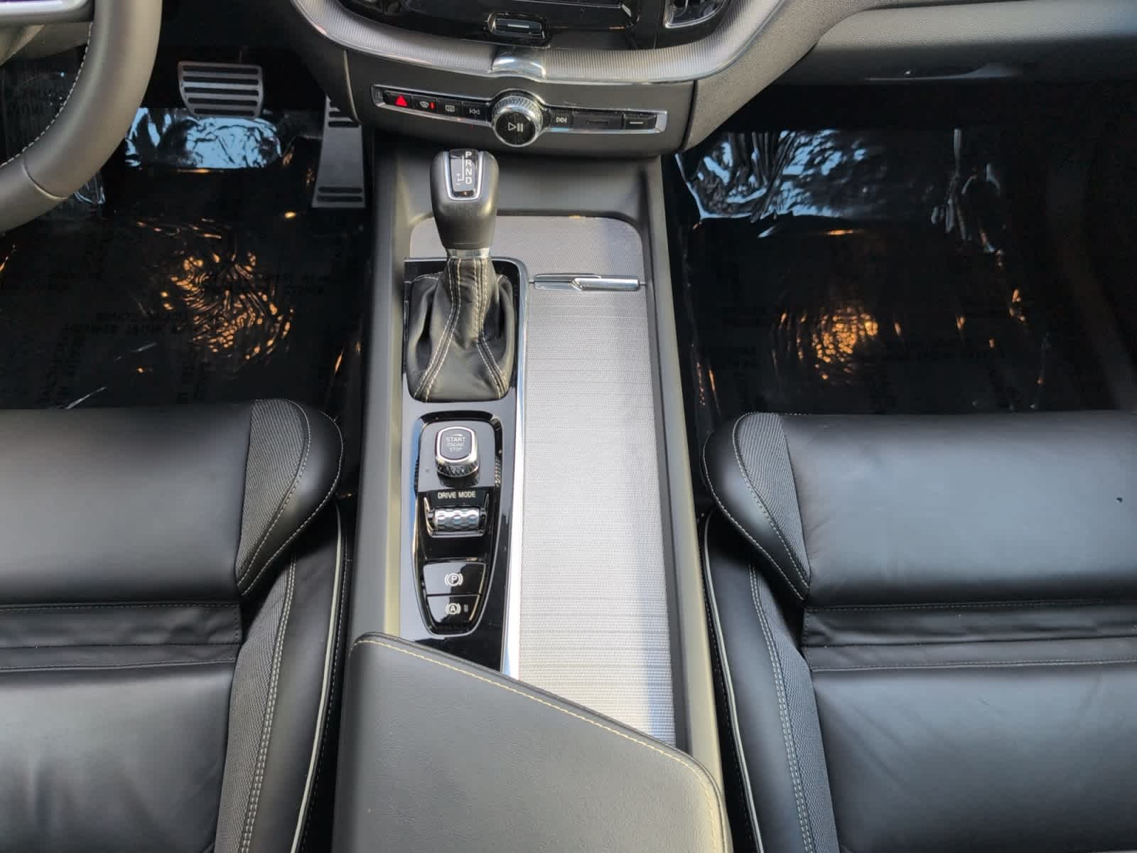 used 2020 Volvo XC60 car, priced at $22,998