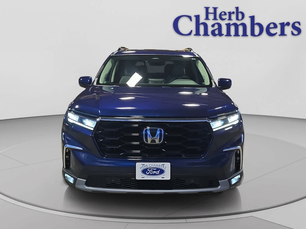 Used 2025 Honda Pilot Touring SUV