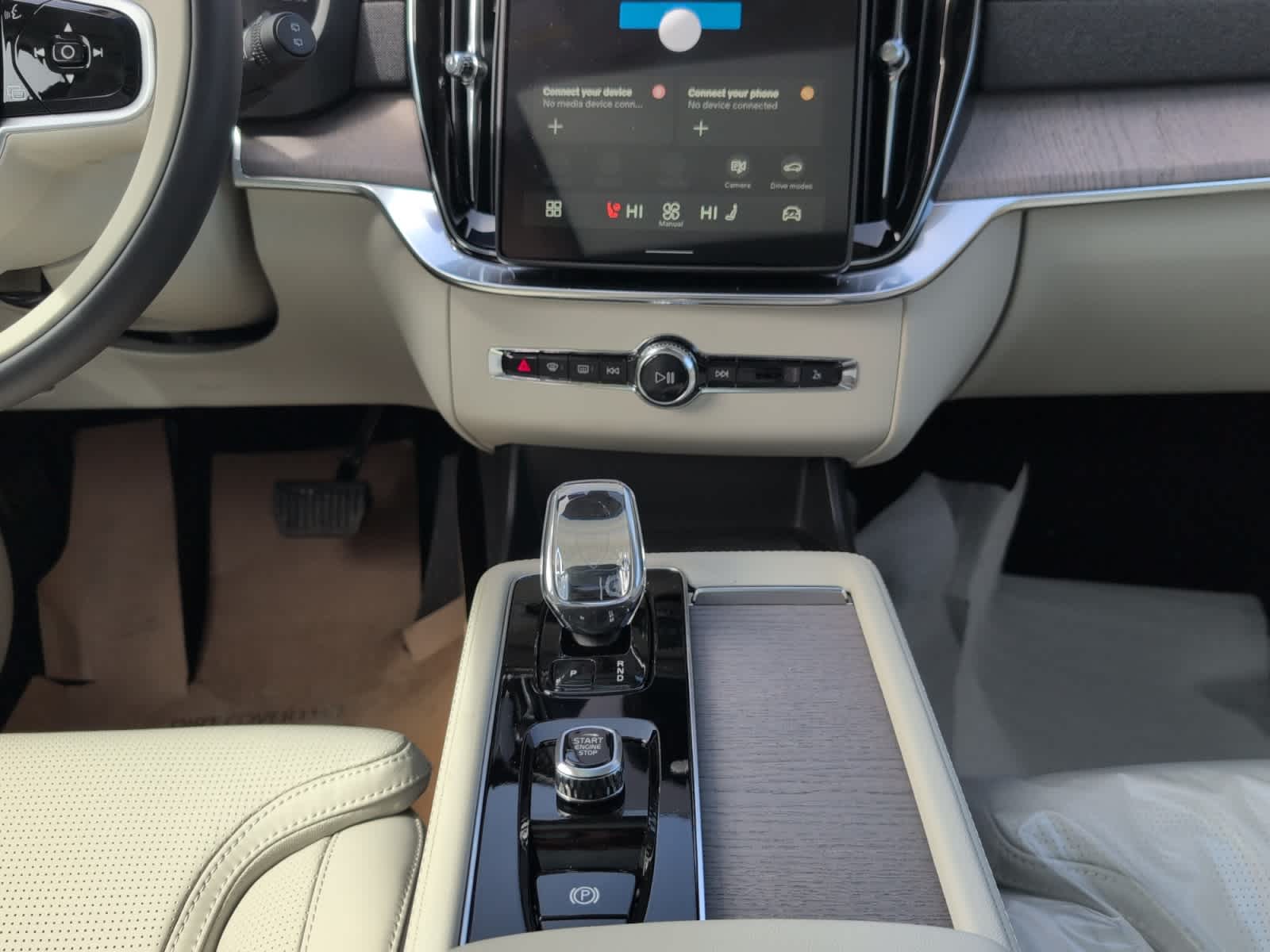 new 2026 Volvo XC90 plug-in hybrid car, priced at $85,625