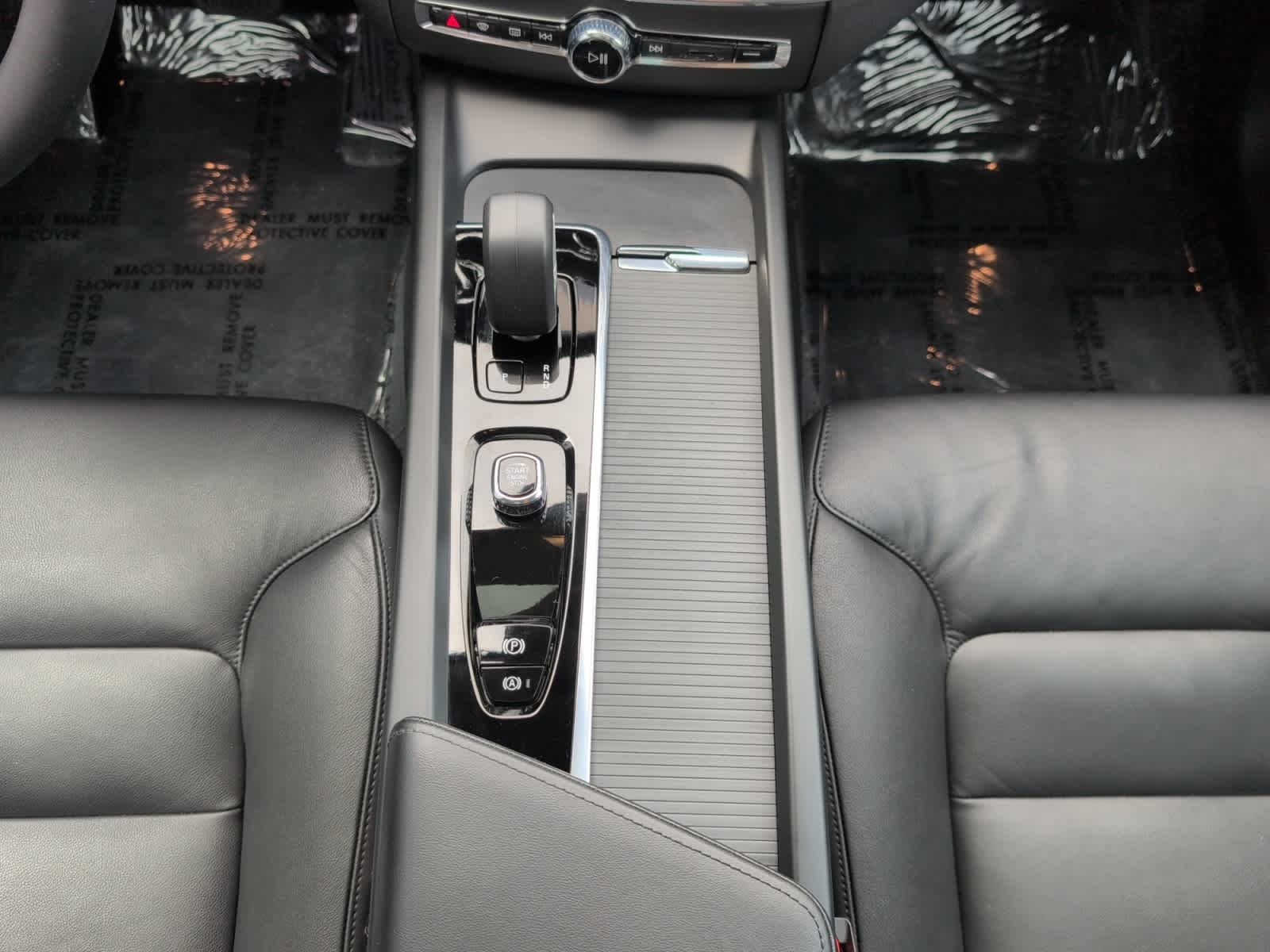 used 2024 Volvo XC60 car, priced at $34,998