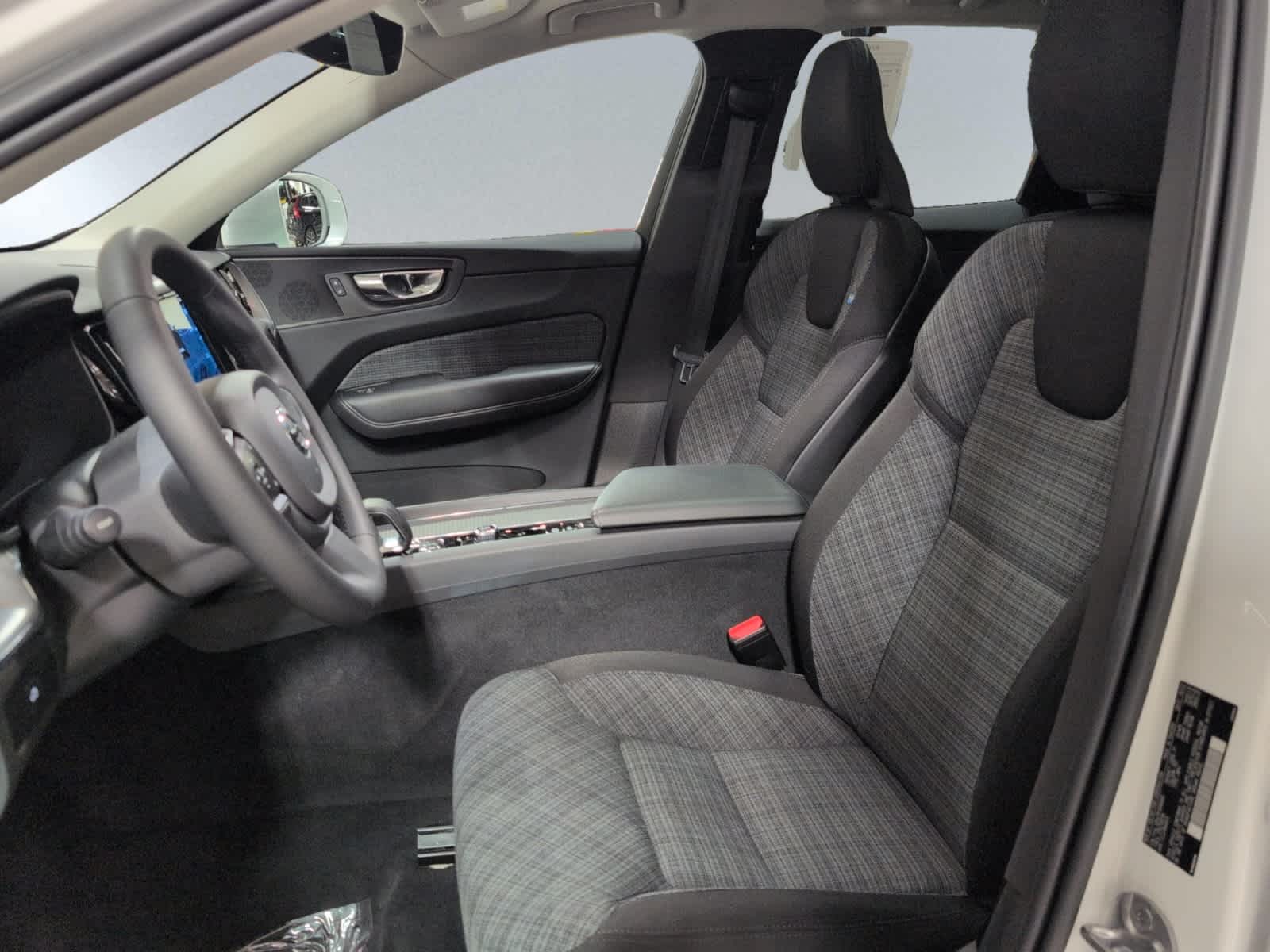 used 2023 Volvo XC60 car, priced at $27,998