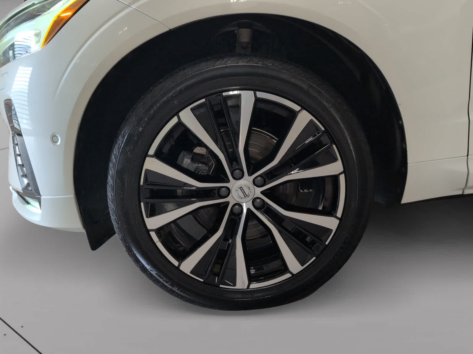 used 2023 Volvo XC60 car, priced at $35,498