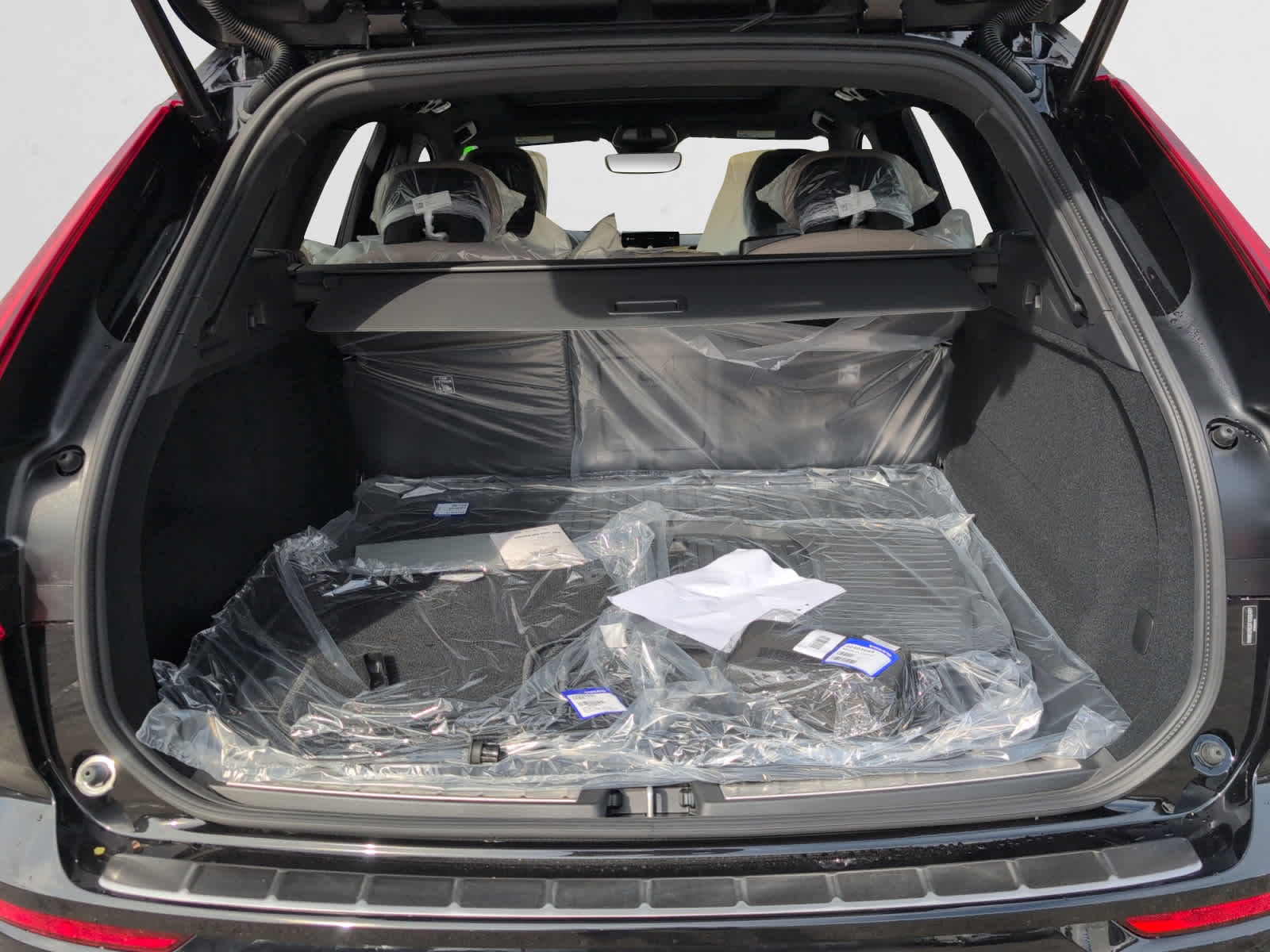 2026 Volvo XC60 B5 Plus photo 3