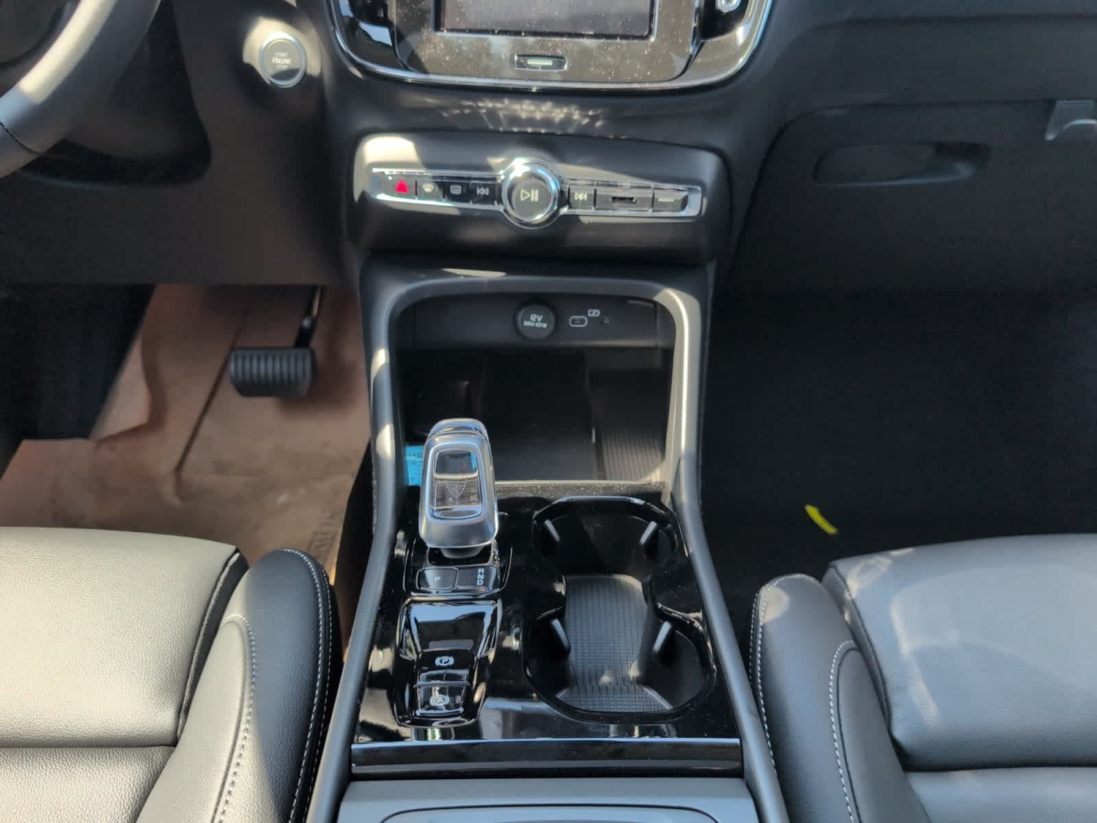 new 2026 Volvo XC40 car, priced at $51,960