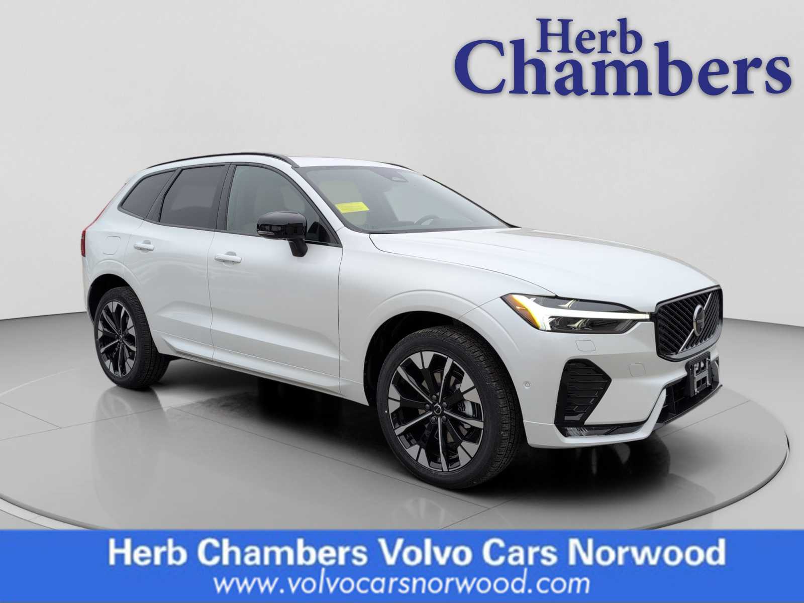 2026 Volvo XC60 Plus's photo