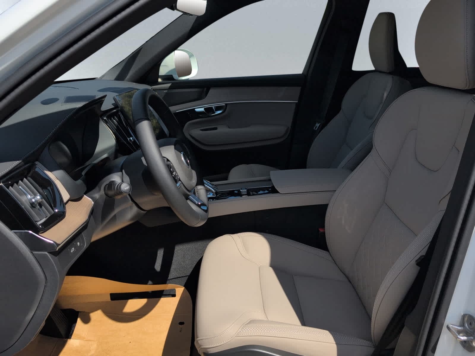 new 2026 Volvo XC90 plug-in hybrid car, priced at $81,875