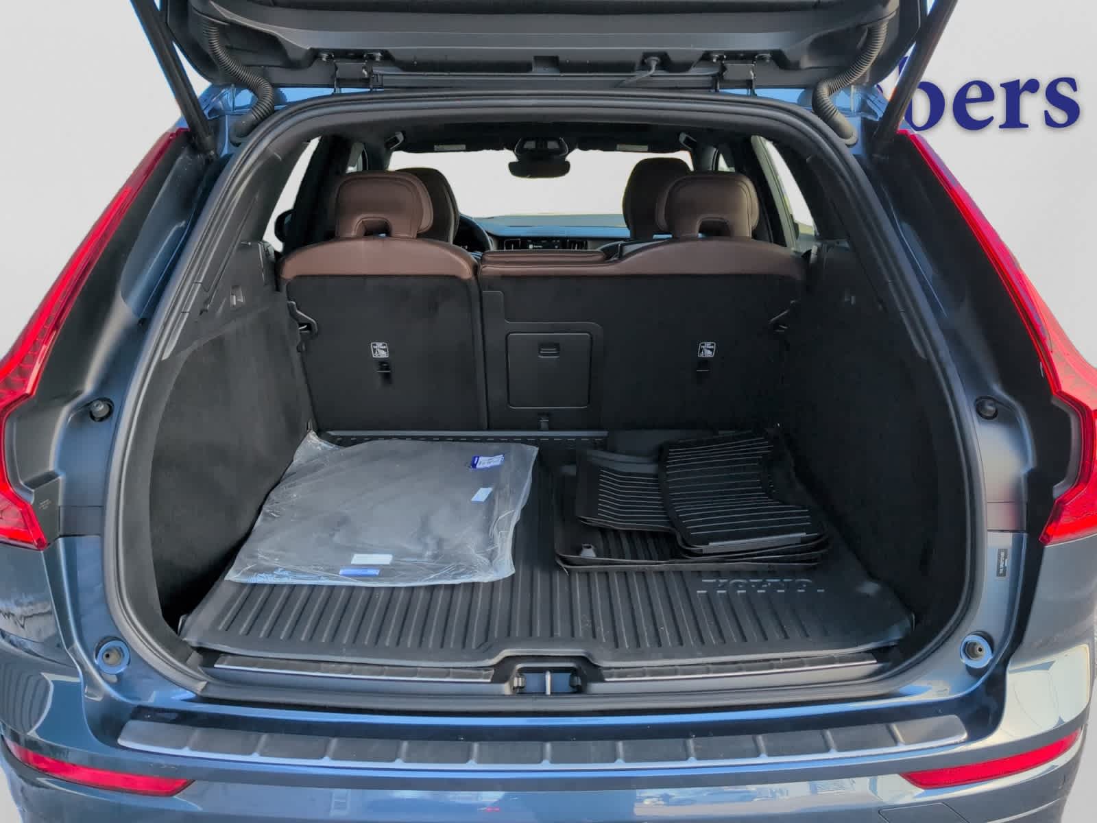 used 2023 Volvo XC60 car, priced at $34,498