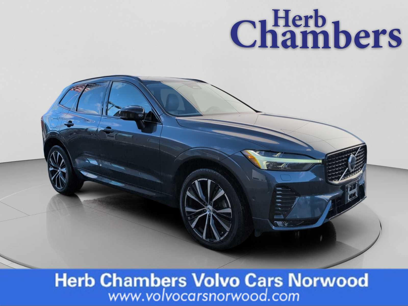 2023 Volvo XC60 Plus's photo