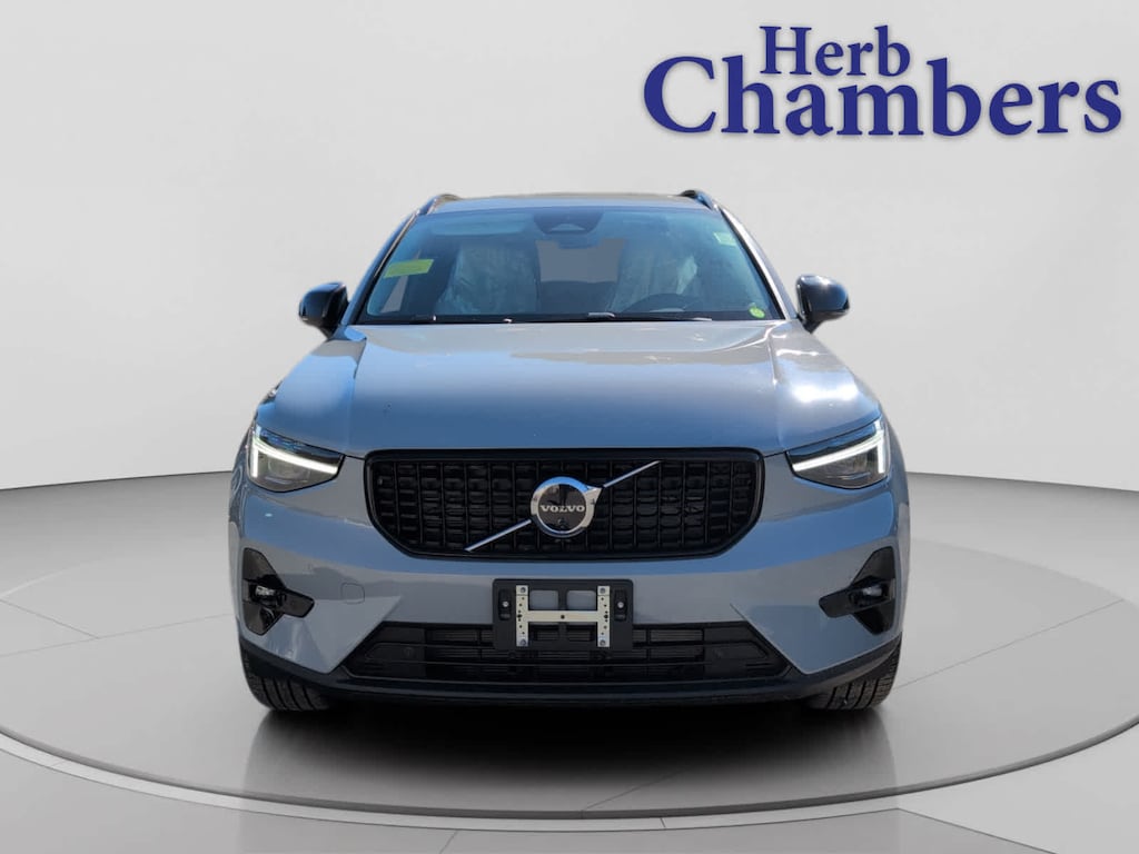 New 2026 Volvo XC40 B5 Ultra SUV