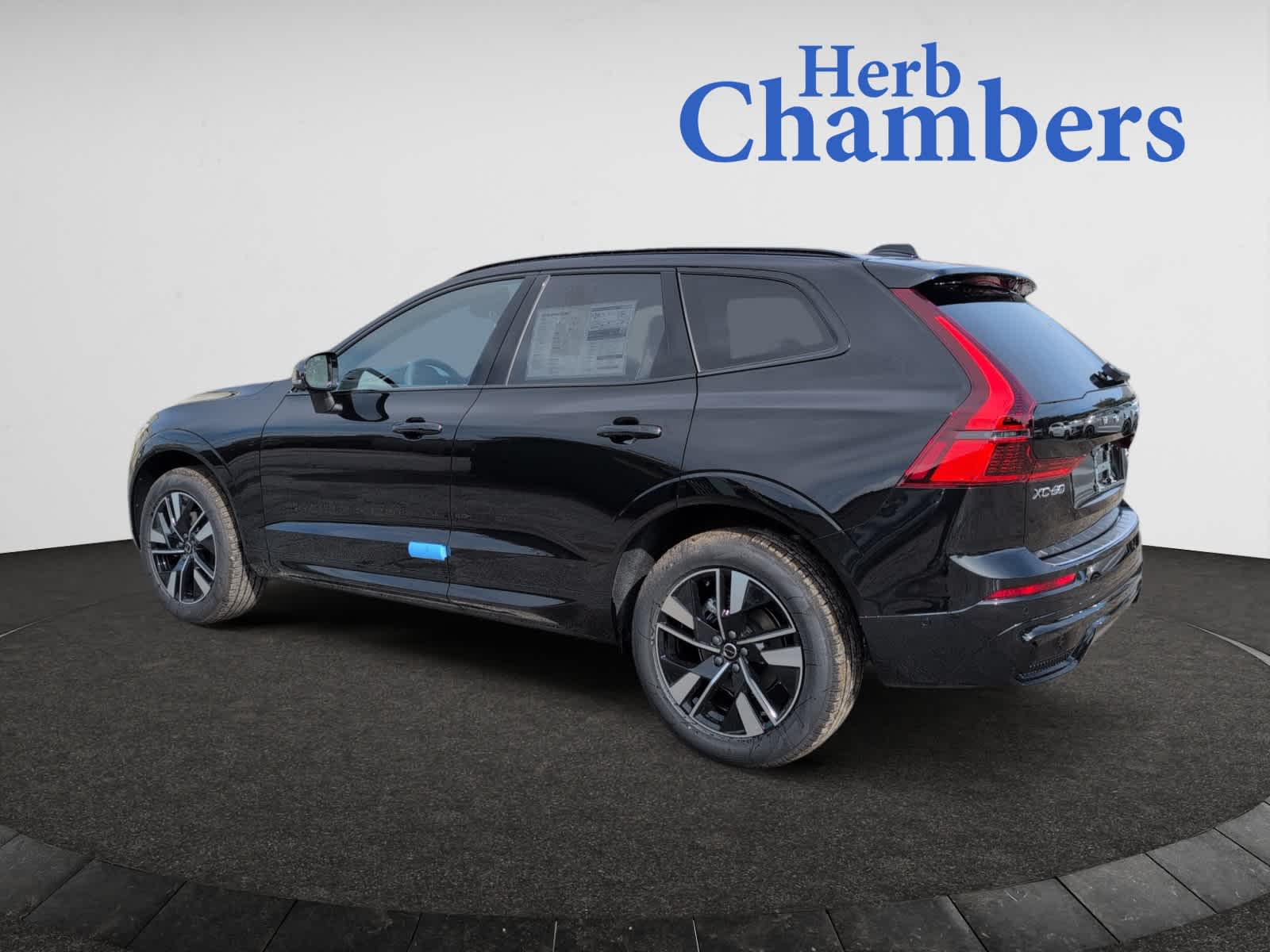 2026 Volvo XC60 B5 Plus photo 2
