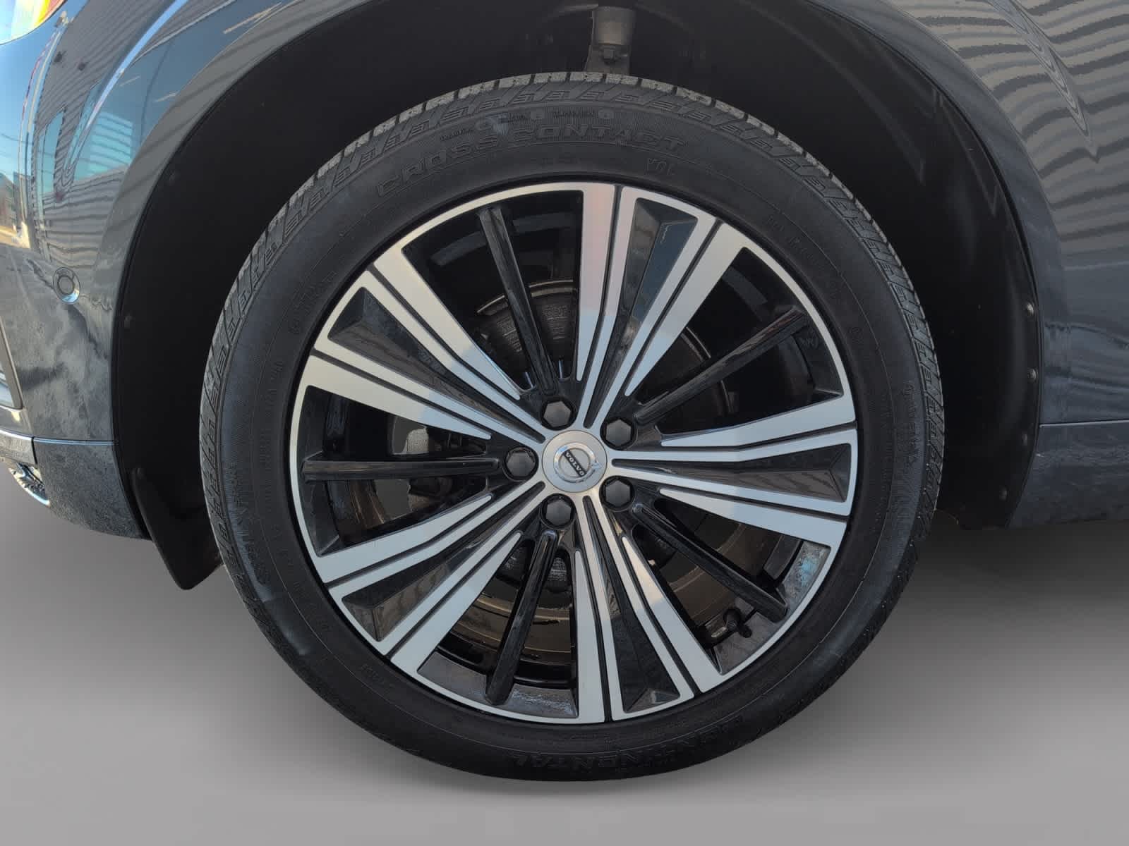 used 2023 Volvo XC60 car, priced at $34,498