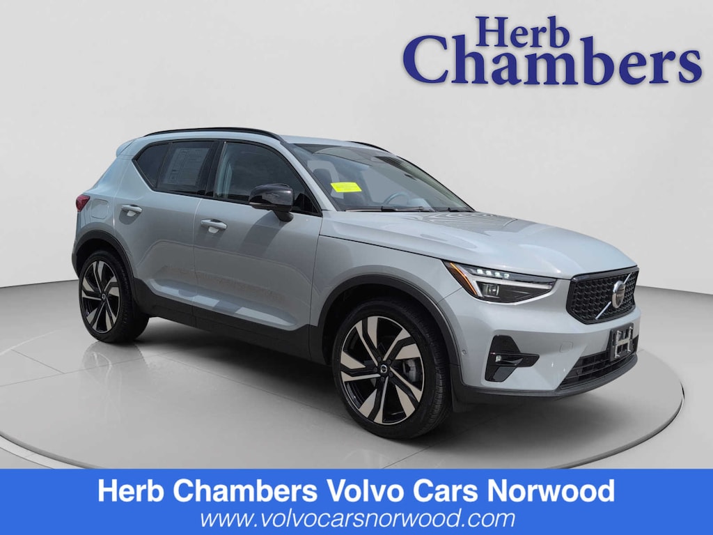 Certified 2024 Volvo XC40 B5 Ultimate Dark SUV