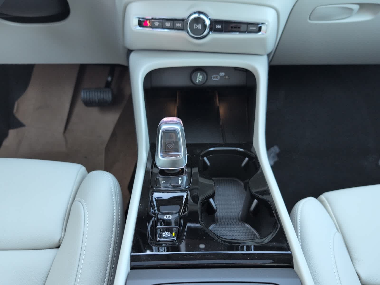 used 2026 Volvo XC40 car, priced at $53,525