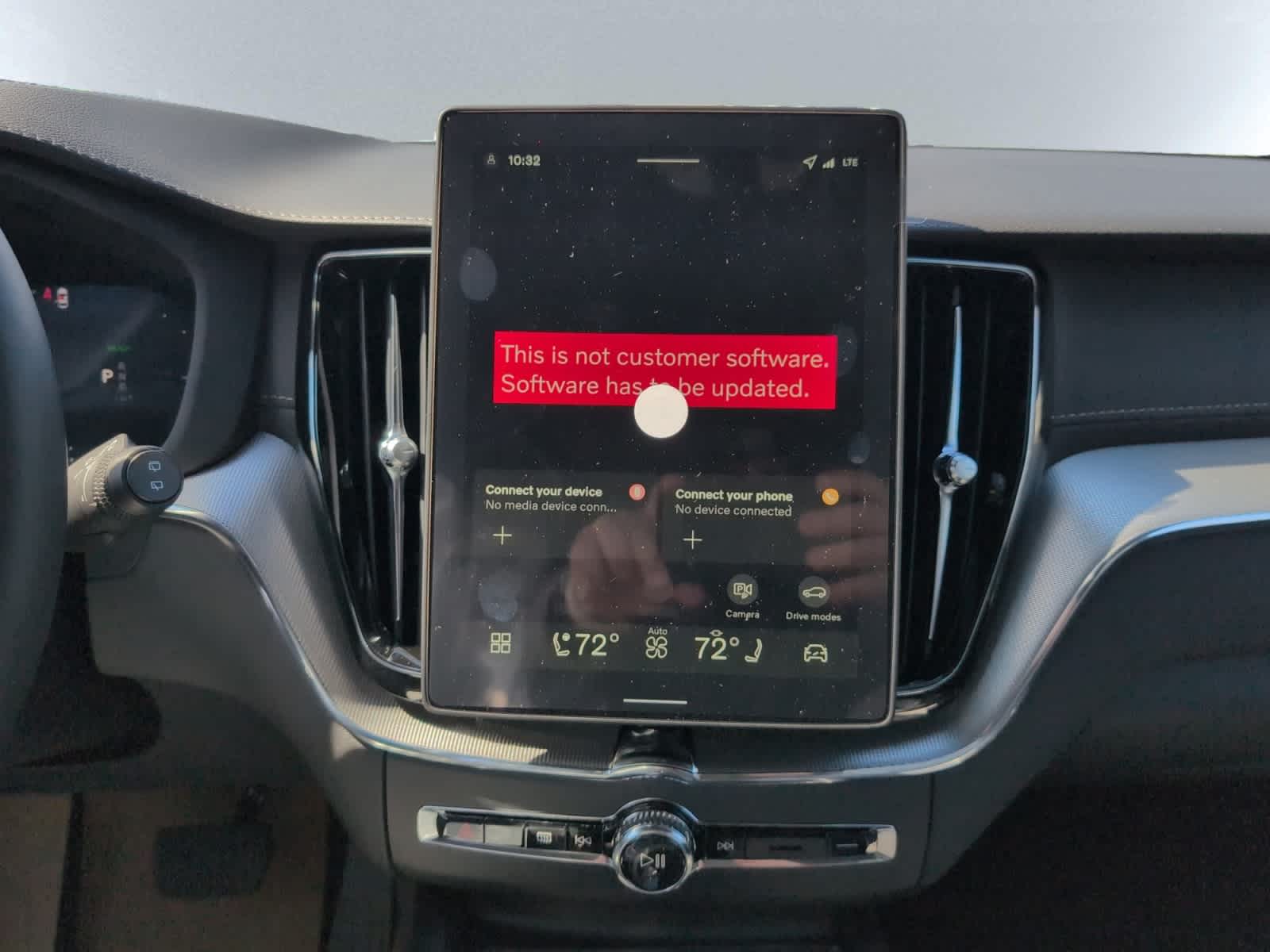 new 2026 Volvo XC60 plug-in hybrid car, priced at $75,470