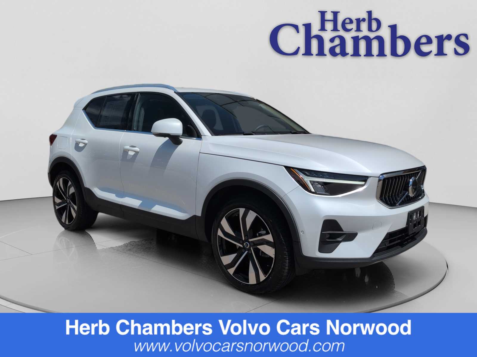2024 Volvo XC40 SUV 