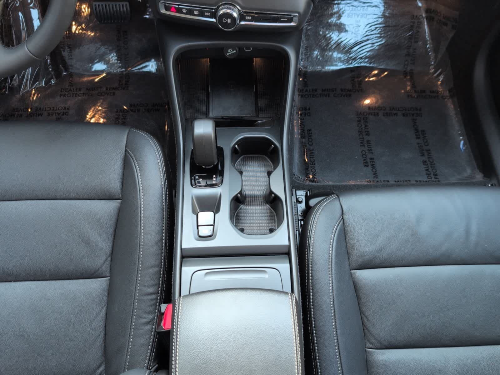 used 2024 Volvo XC40 car, priced at $31,998