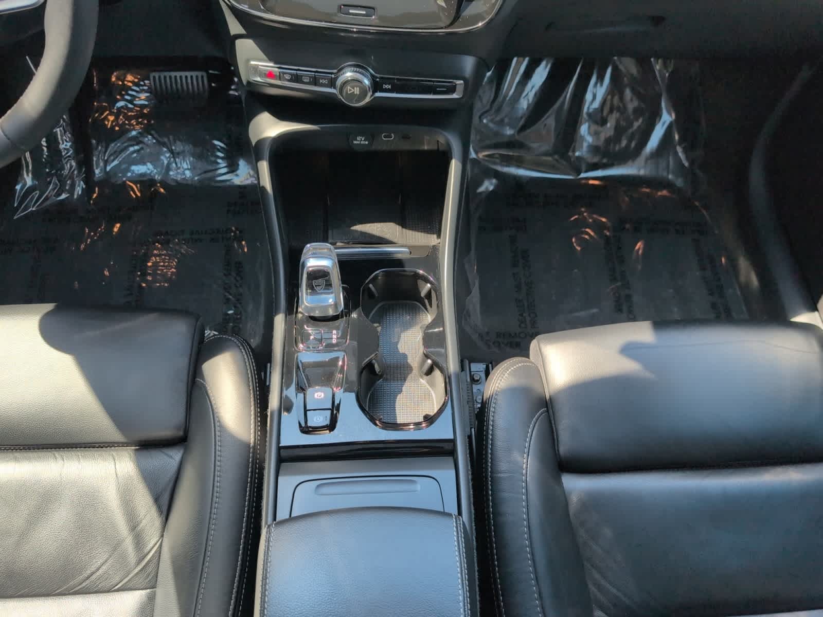 used 2023 Volvo XC40 car, priced at $30,998