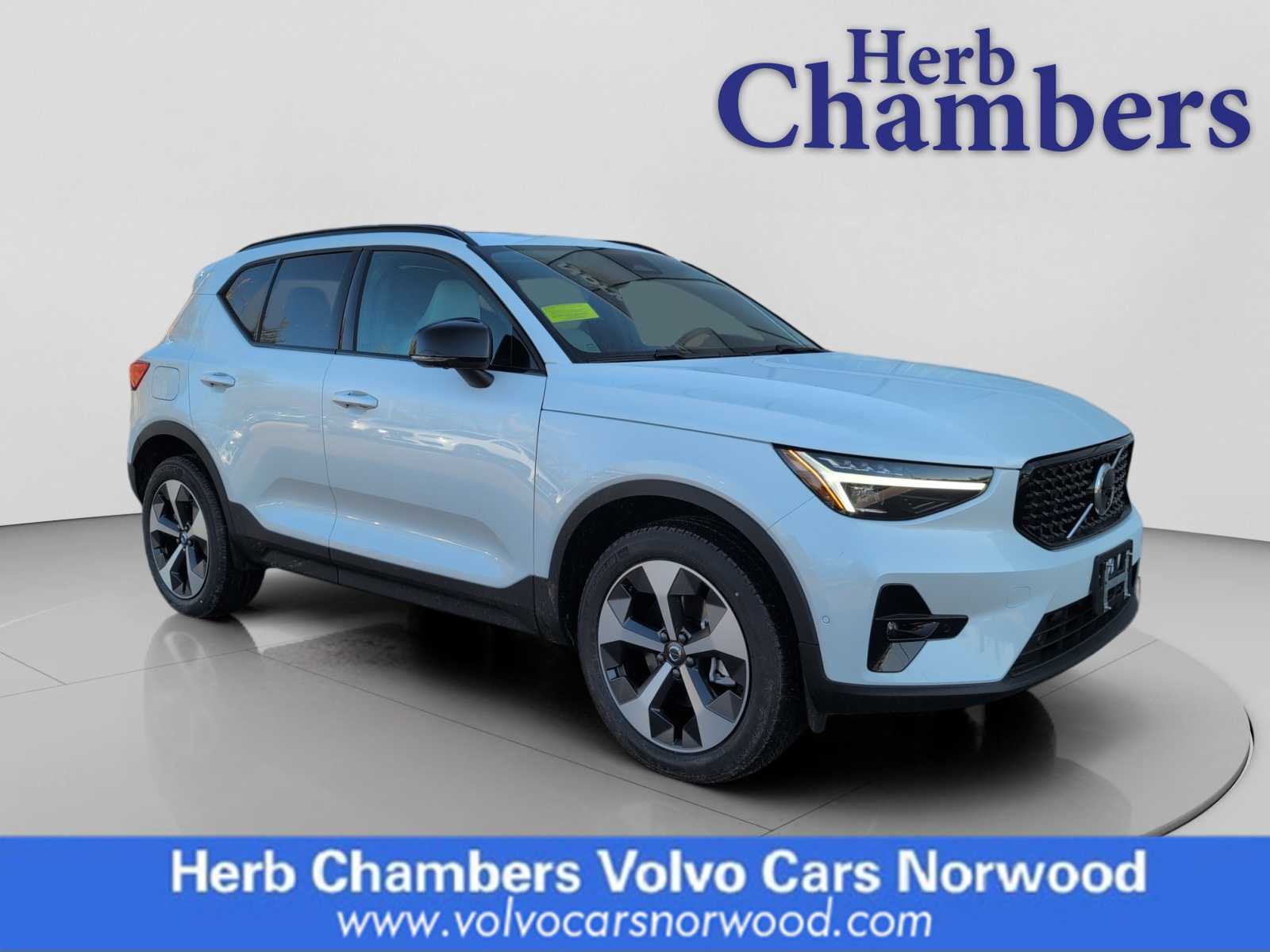 2026 Volvo XC40 Plus's photo