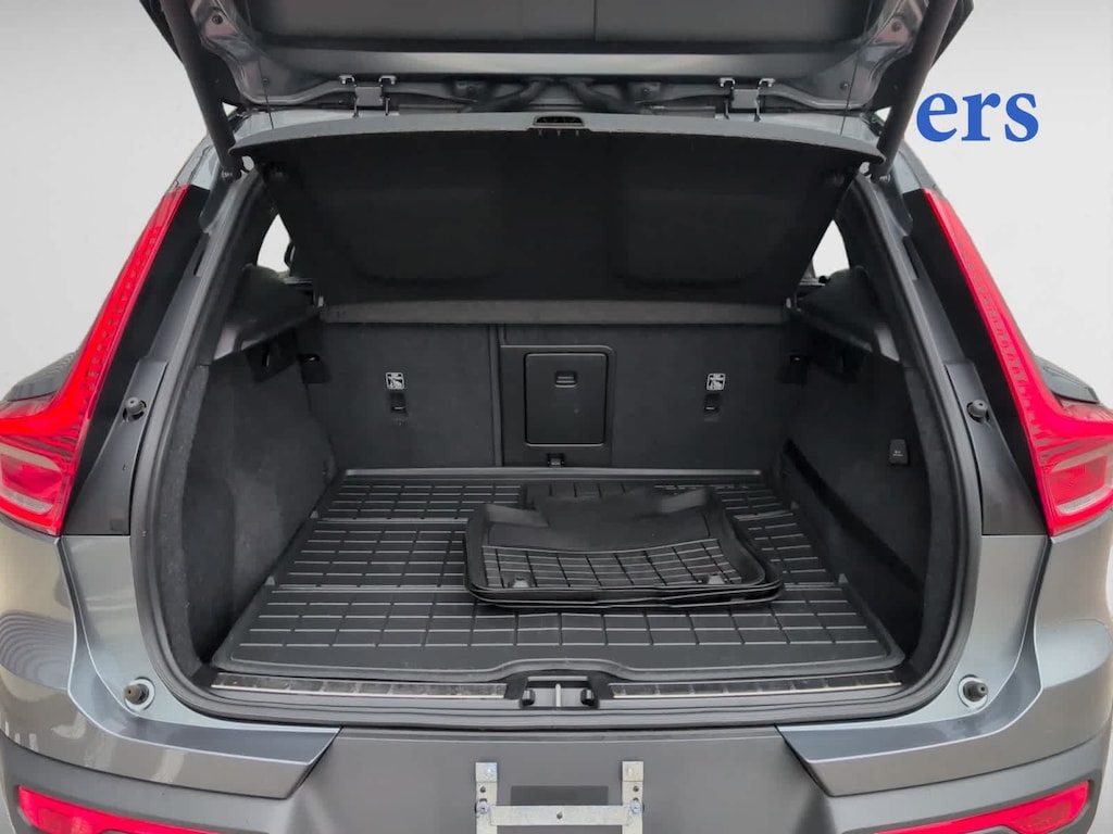 Used 2019 Volvo XC40 T5 R-Design SUV