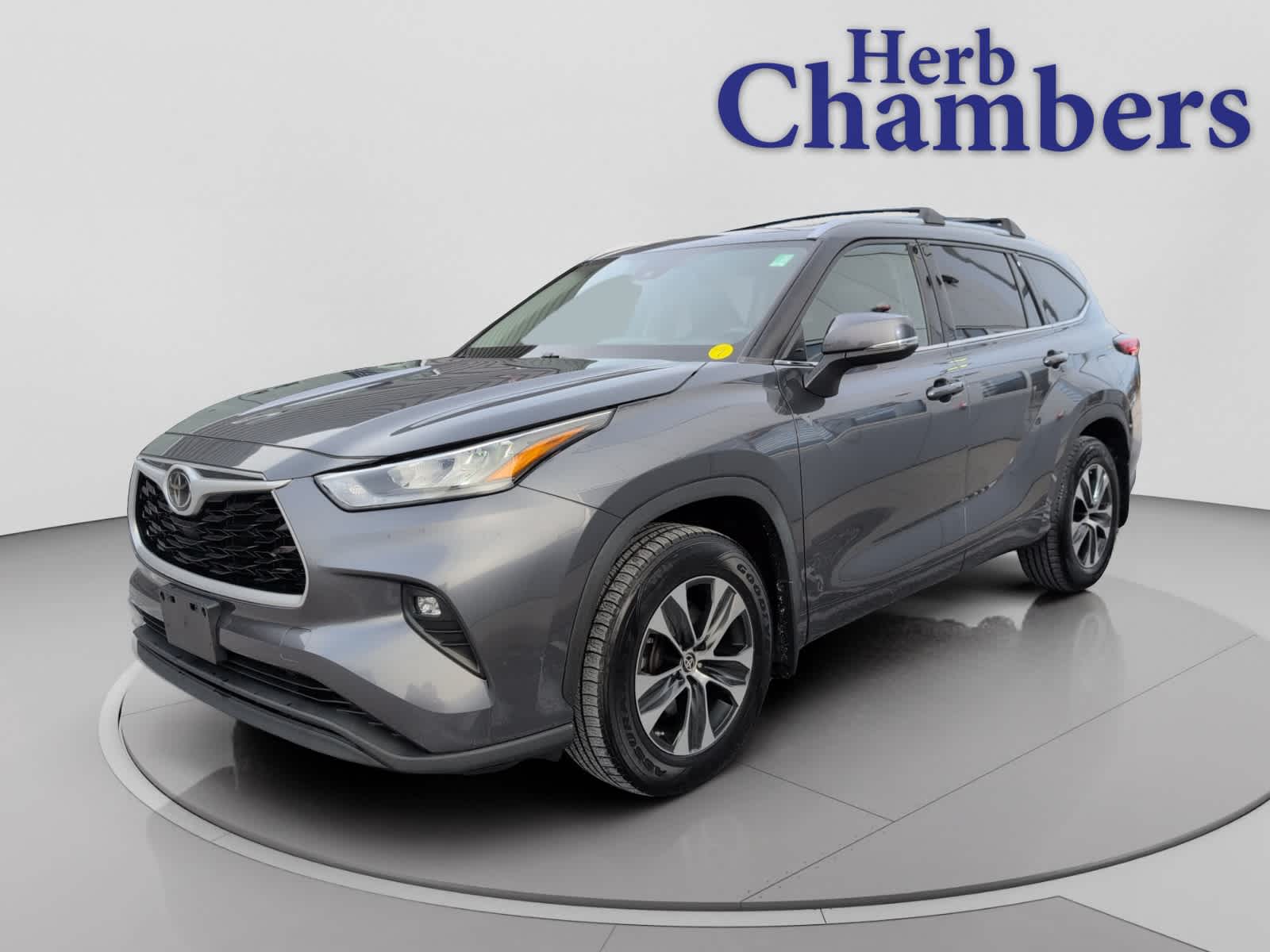 used 2020 Toyota Highlander car, priced at $27,998