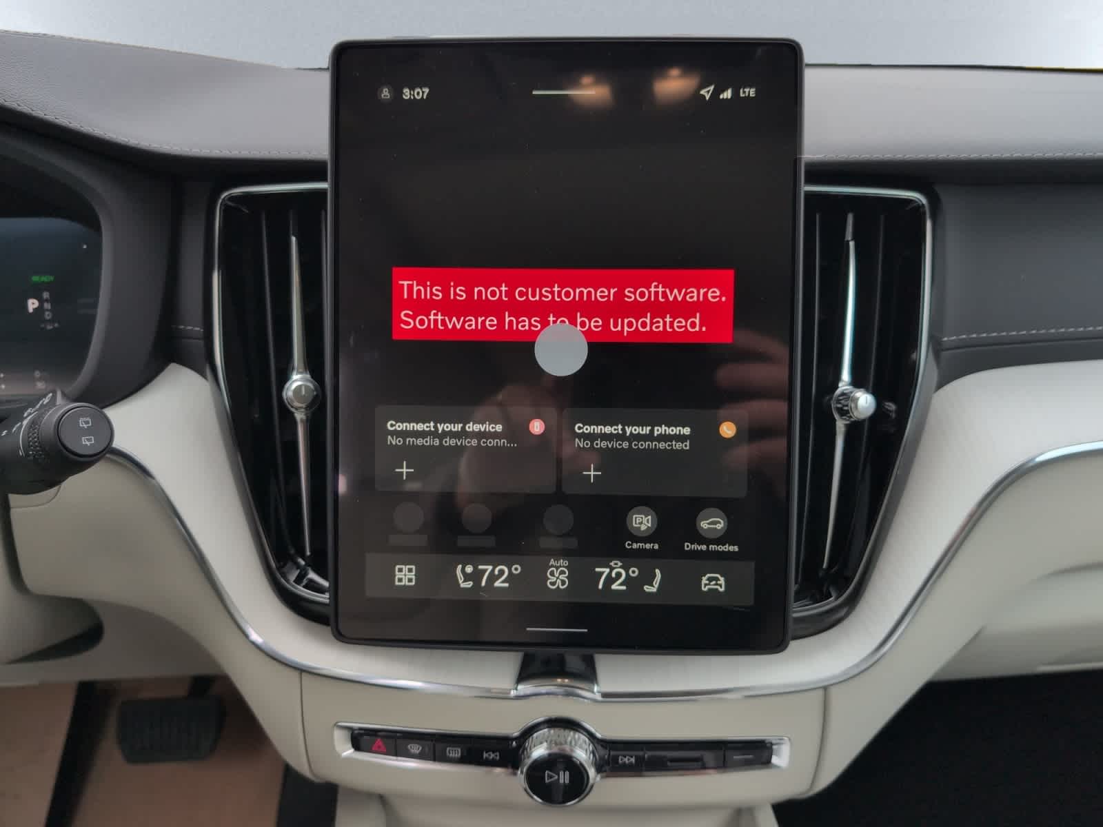 new 2026 Volvo XC60 plug-in hybrid car, priced at $74,370