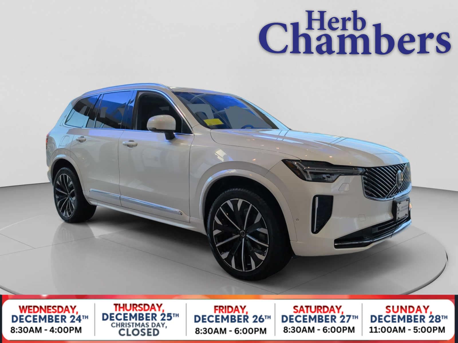 2025 Volvo XC90 Plus's photo