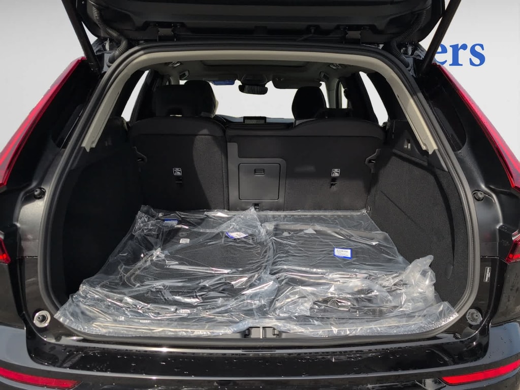 New 2026 Volvo XC60 B5 Plus SUV