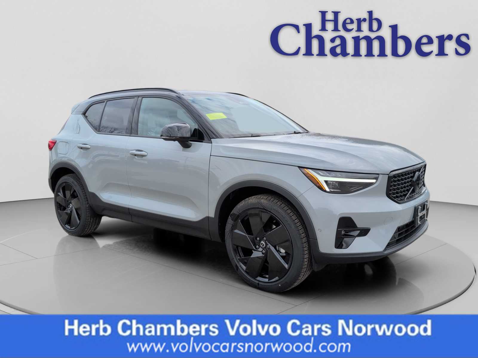 2026 Volvo XC40 Ultra Black Edition's photo